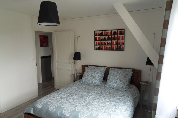 Room 32 of 35