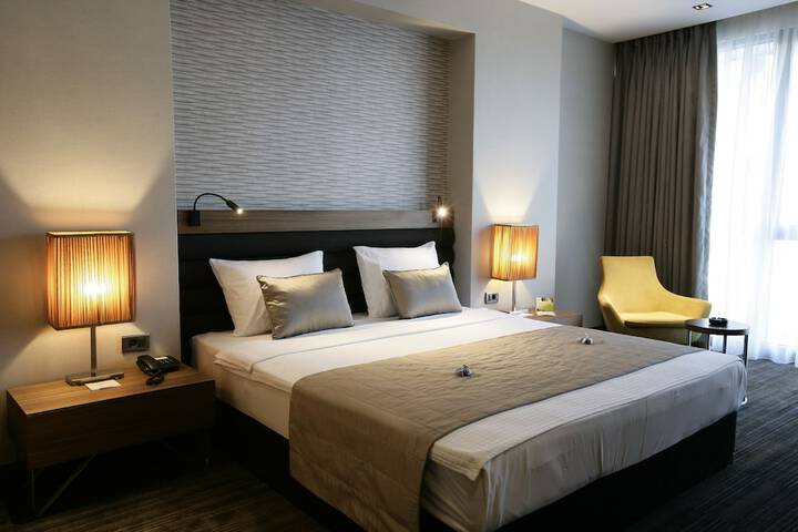 Room 3 of 64