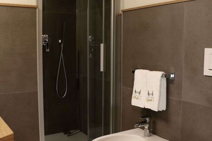 Room 70 of 131