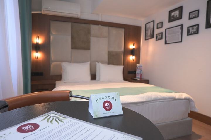 Room 13 of 40