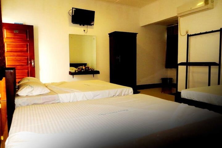 Room 8 of 17