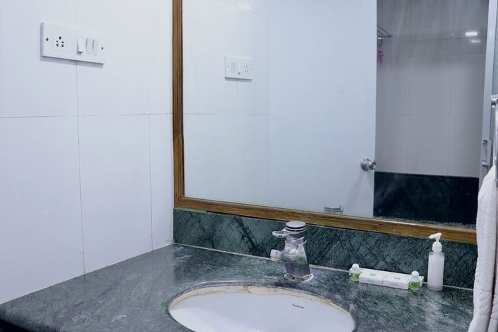 Room 14 of 16