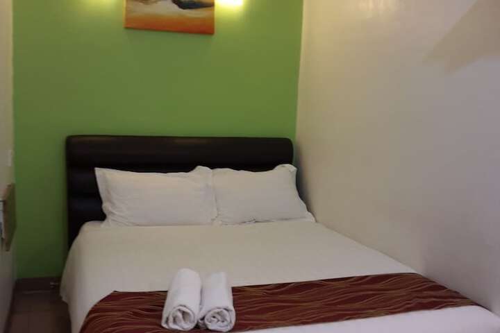 Room 3 of 9