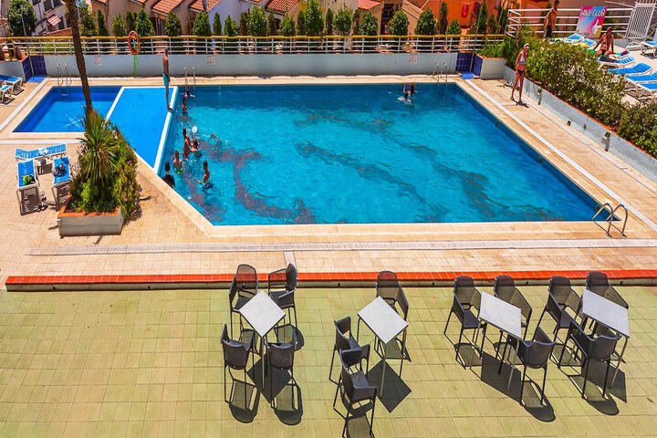 Pool Hotel