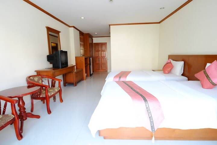 Room 14 of 40