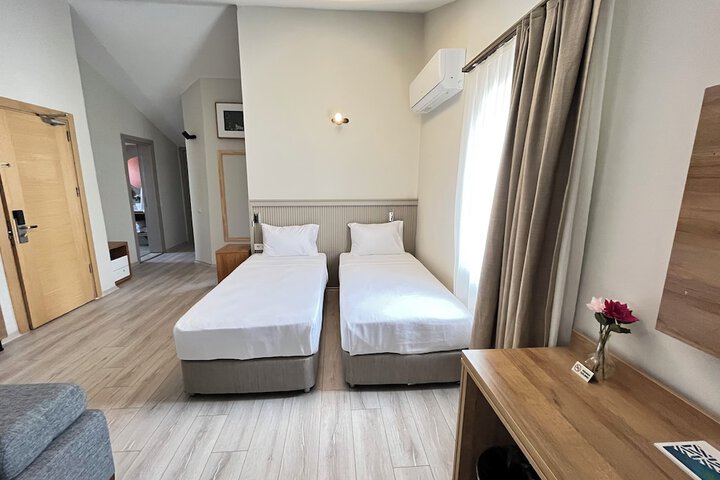 Room 50 of 122