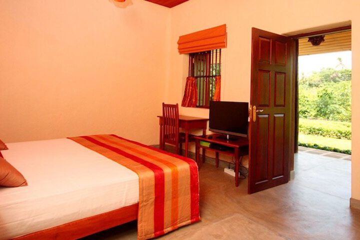 Room 3 of 34