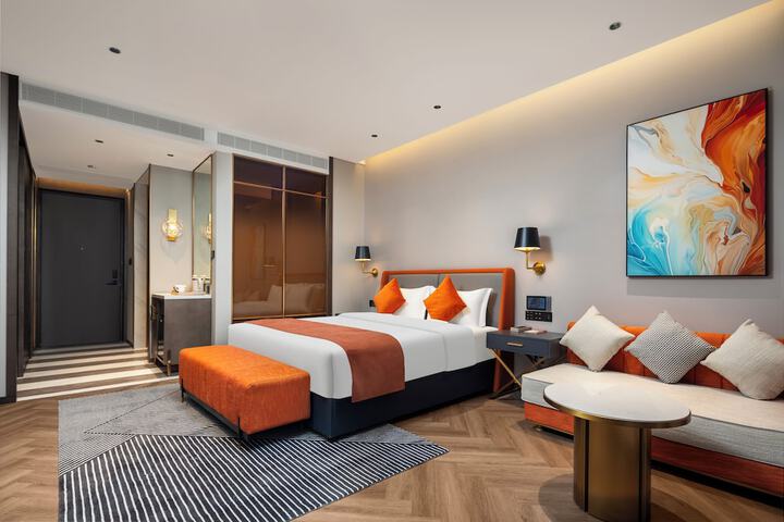 Room 13 of 46