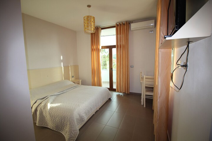 Room 3 of 69