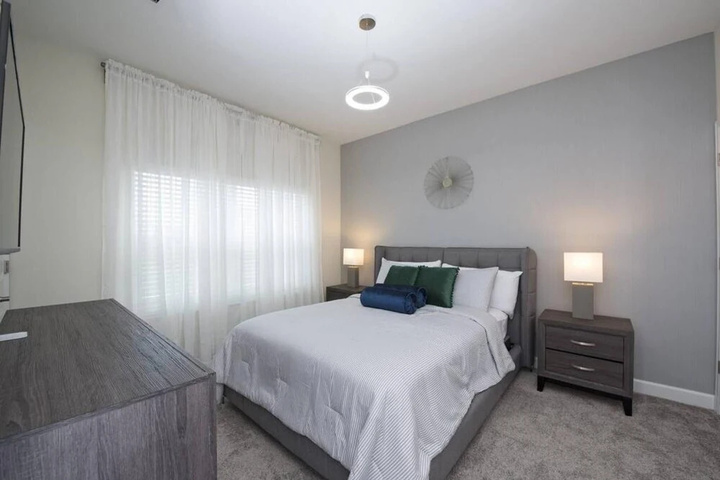 Room 5 of 28