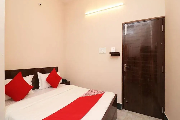 Room 2 of 13