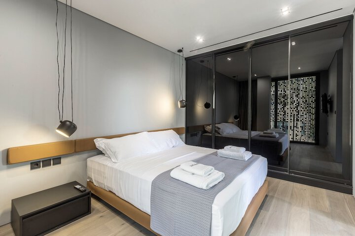 Room 40 of 182