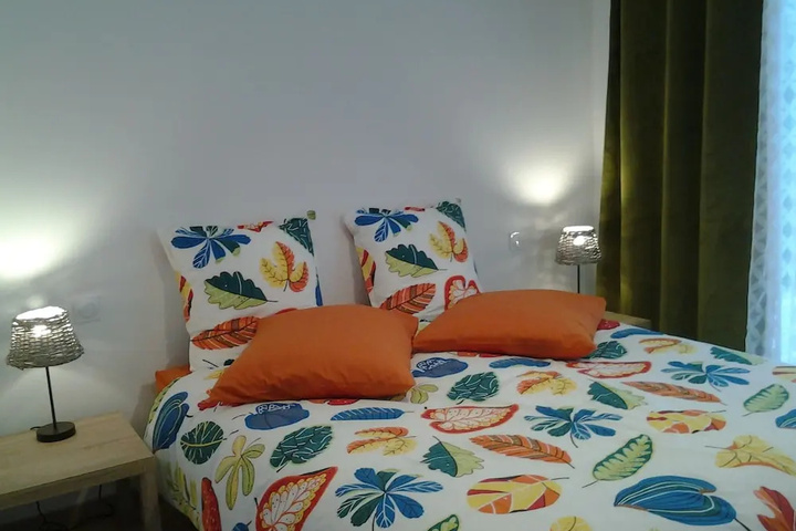 Room 2 of 15
