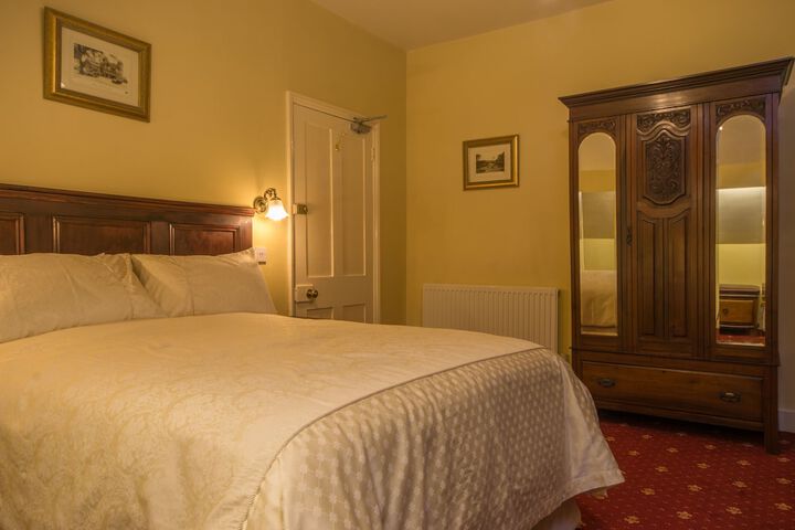 Room 6 of 72