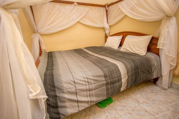 Room 17 of 38