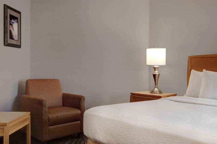 Room 13 of 31