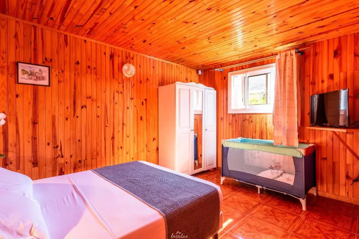 Room 5 of 14
