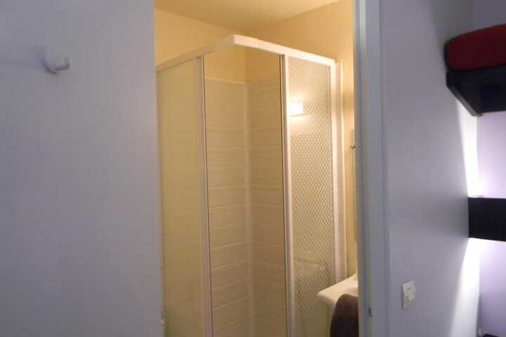 Room 16 of 25