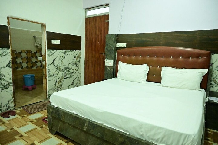 Room 8 of 21