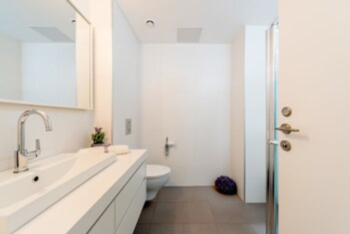 Room 4 of 22