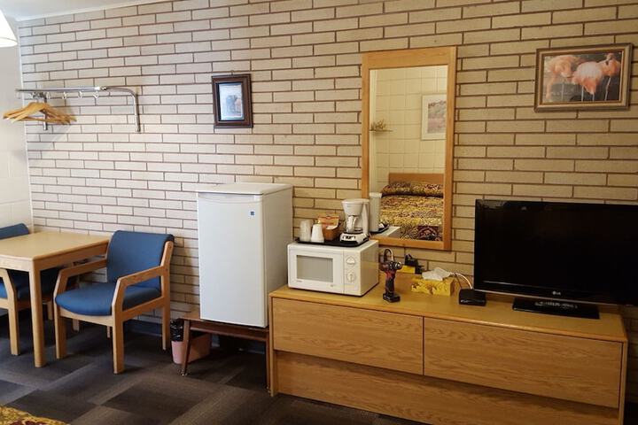 Room 13 of 26