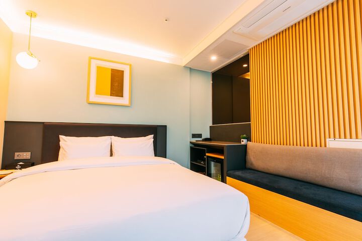Room 14 of 219