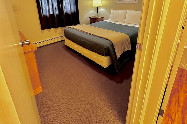 Room 11 of 53
