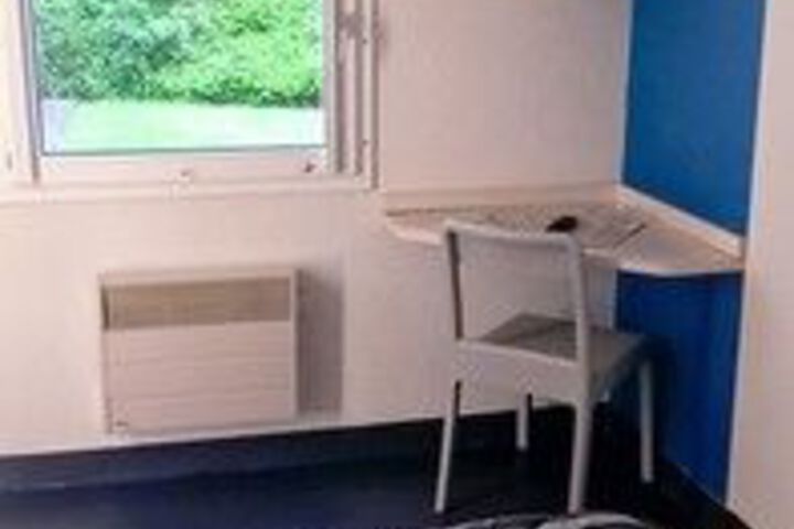 Room 8 of 40