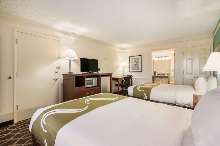 2 Double Beds (6 of 12)
