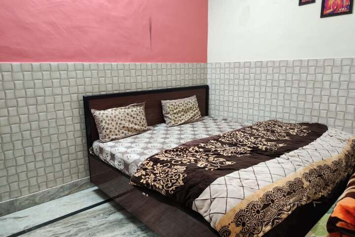 Room 6 of 17