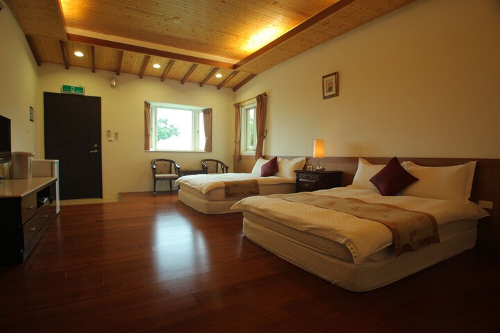 Room 10 of 46
