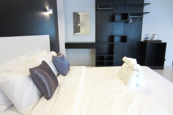 Room 33 of 63