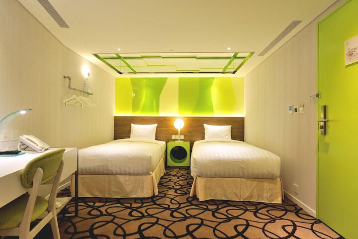 Room 29 of 171