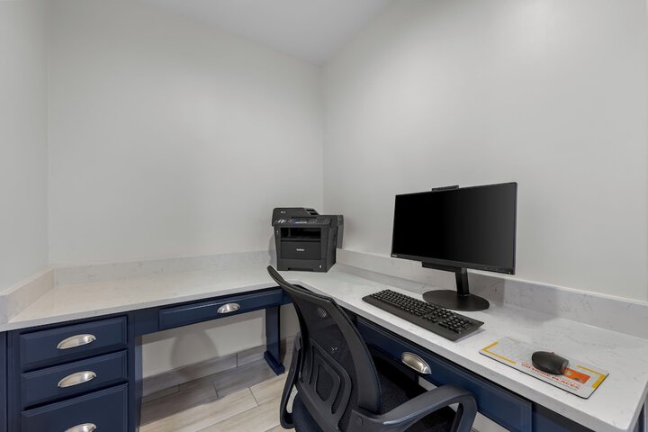 Business Center 54 of 64