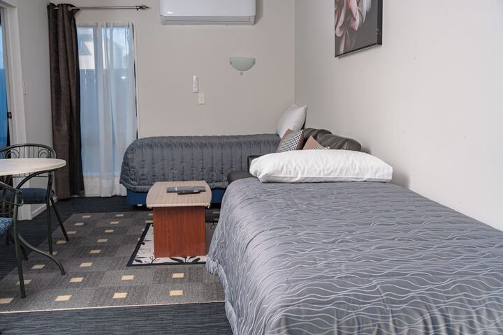 Room 14 of 33