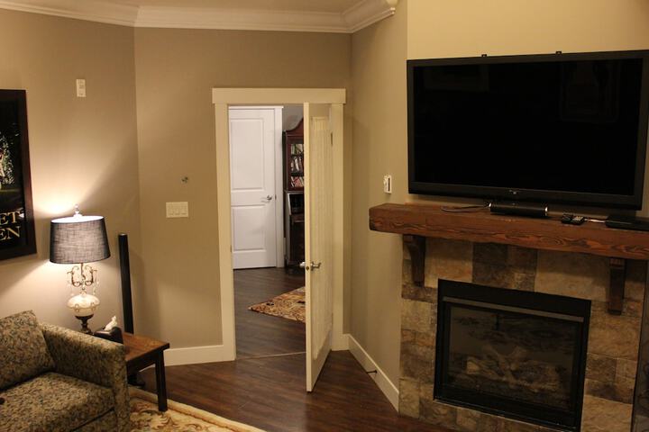 Lounge 144 of 159