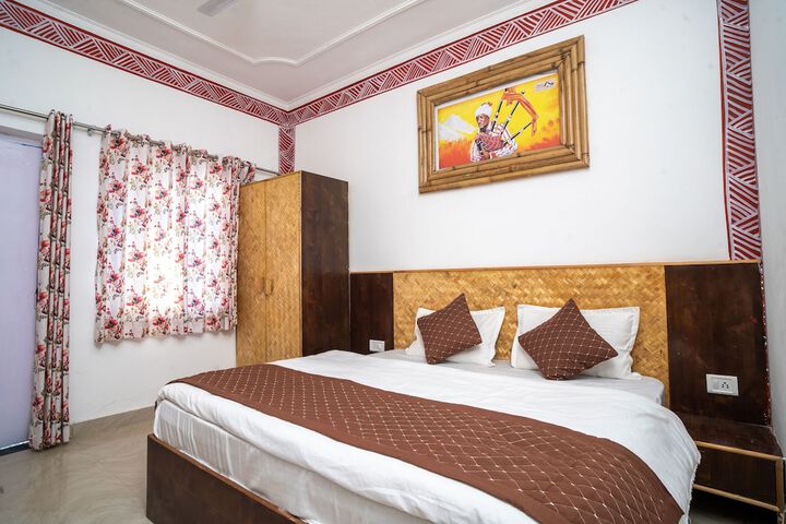 Room 3 of 8