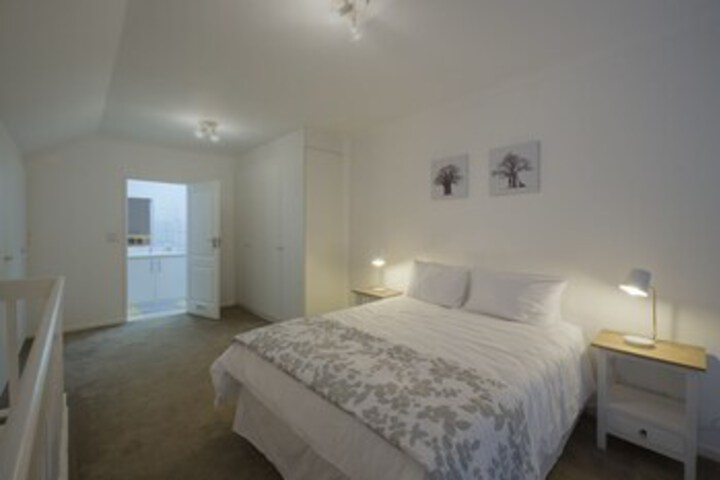 Room 7 of 23