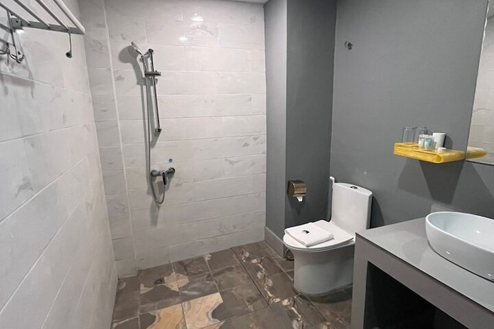 Room 40 of 63