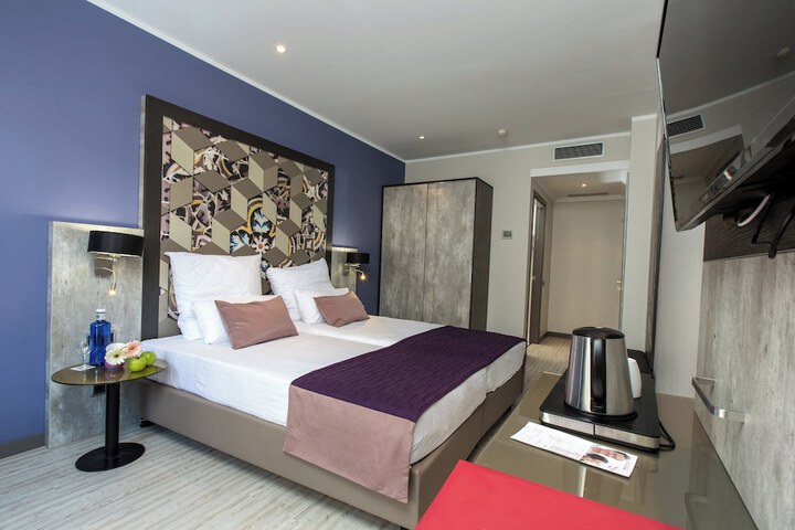 Room 18 of 57