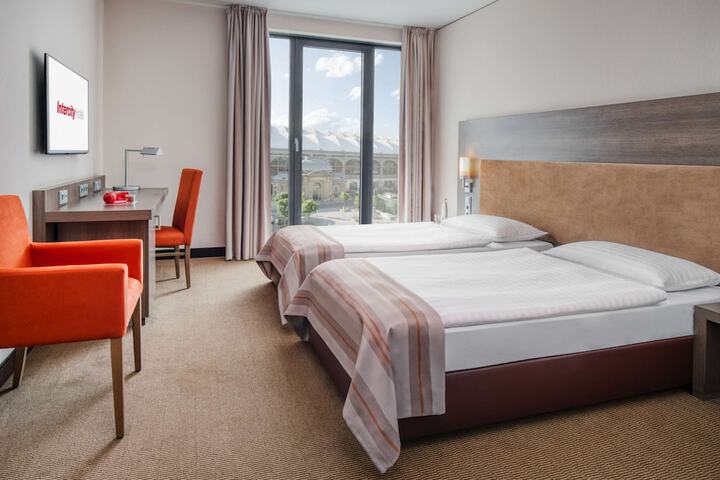 Room 21 of 40
