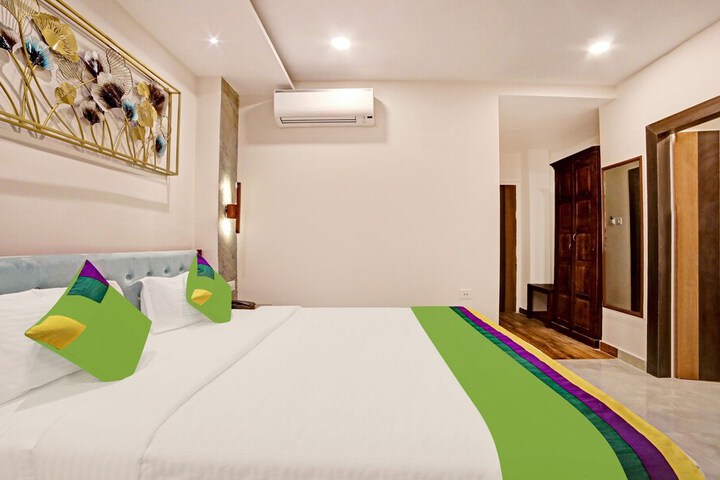 Room 10 of 38
