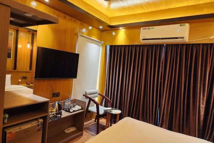 Room 28 of 39