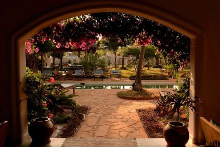 Hotel Exterior 112 of 137