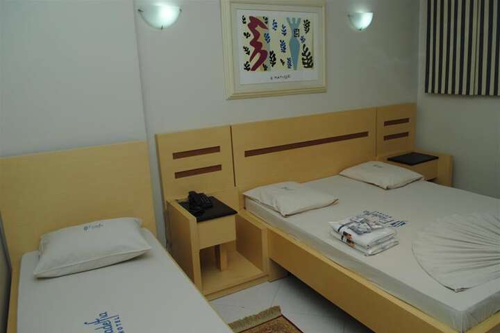Room 21 of 43