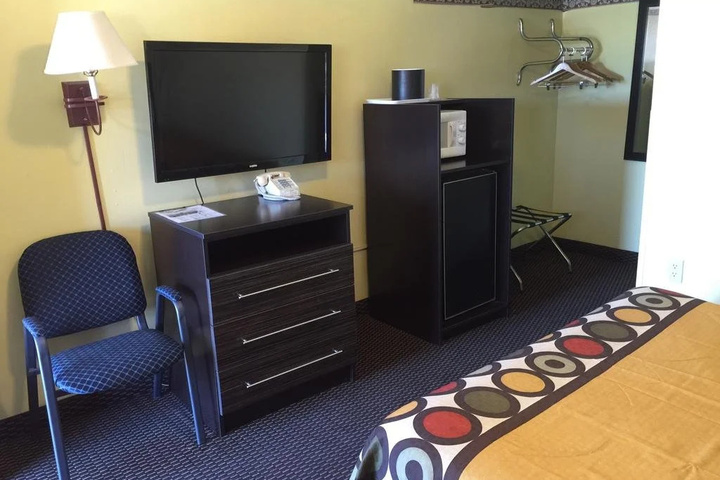 Room 3 of 13