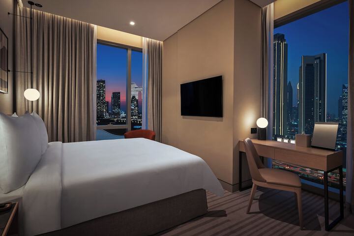 Room 17 of 40