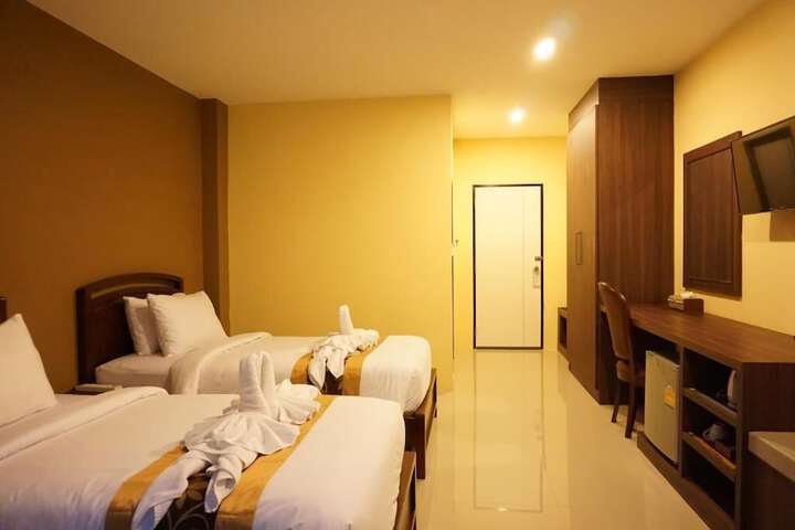 Room 28 of 38