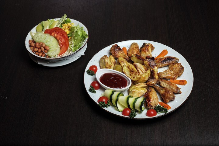 Dining 74 of 94
