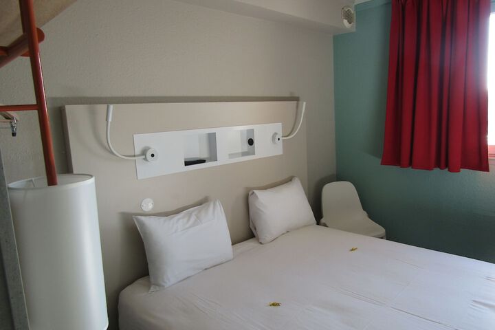 Room 2 of 24